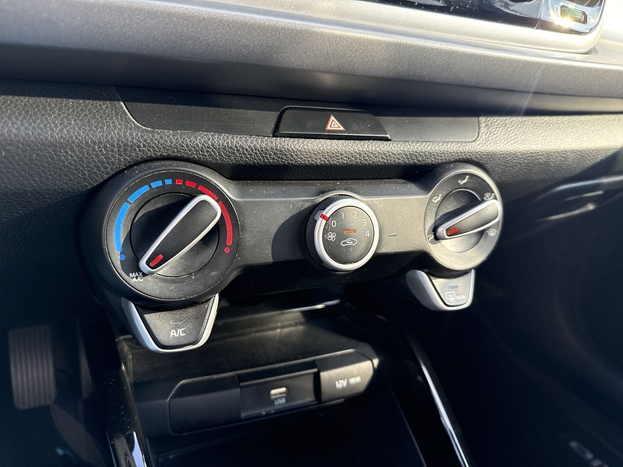 2023 Kia Rio 1.6 Sedan LX Mt