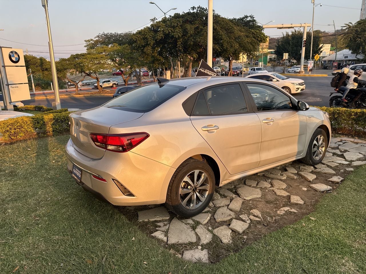 2023 Kia Rio 1.6 Sedan LX Mt