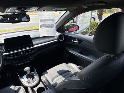 2023 Kia Forte 2.0 GT Line Sedan At