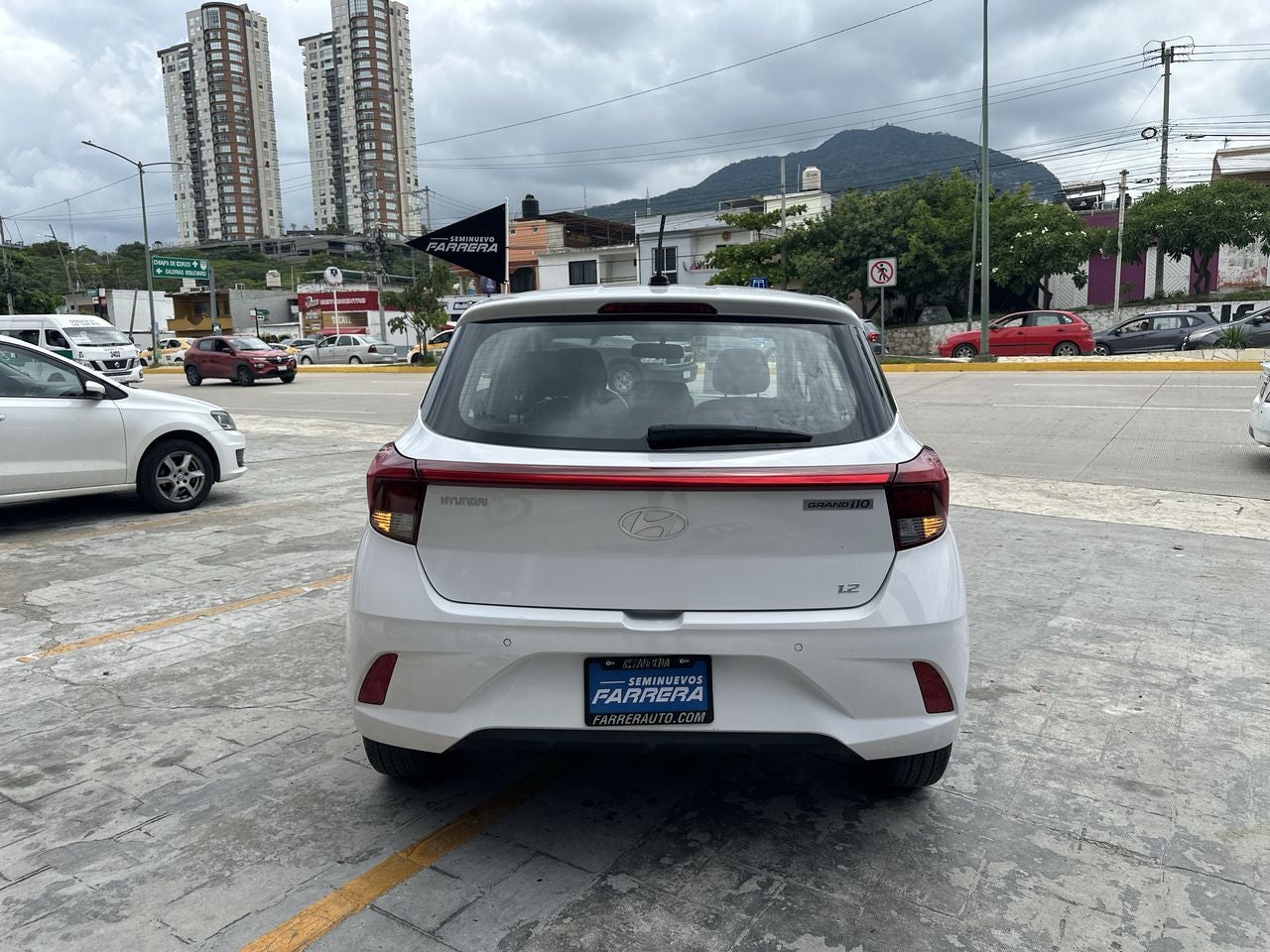 2024 Hyundai Grand i10 1.2 Gl Mid Sedan At